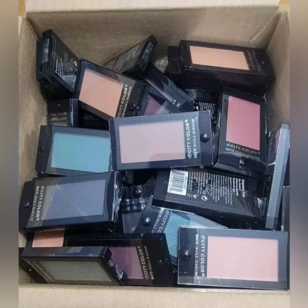 ⭐️ 20 PC City Color Matte Eyeshadow Lot